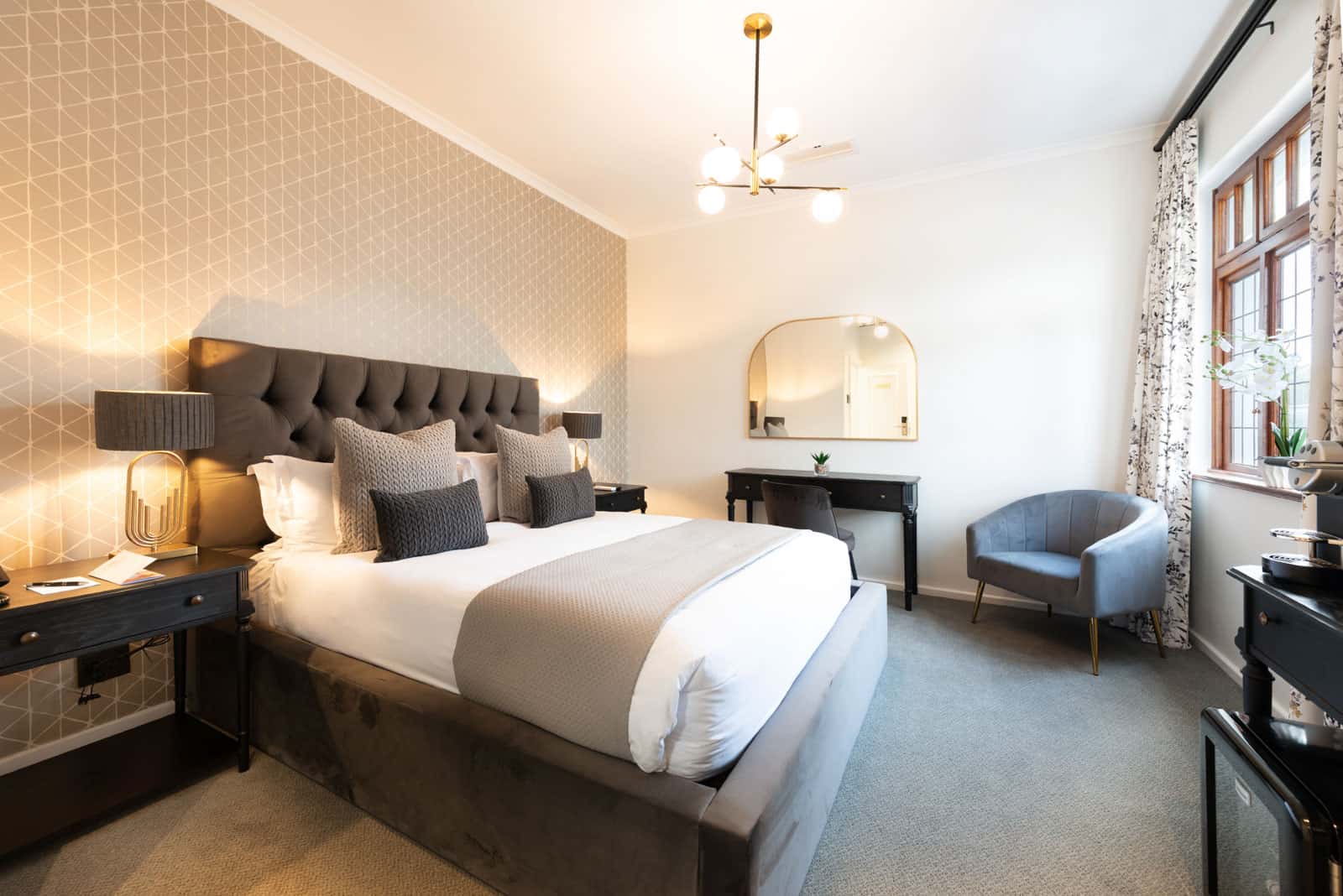 Deluxe Queen Room 1 1